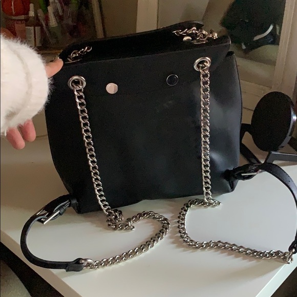 Reversible Chain Backpack - Picture 7 of 8